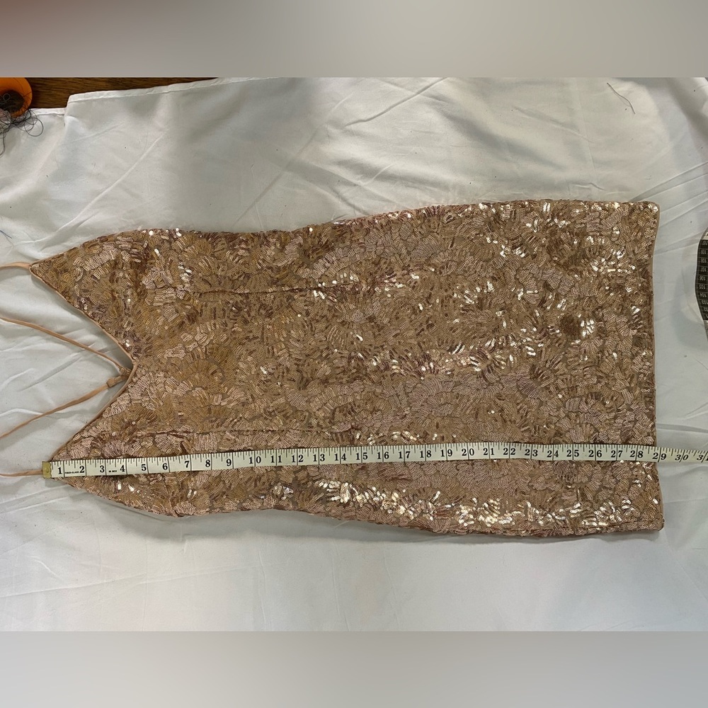 Rose‎ gold sequin mini dress, forever 21, size small, adjustable straps, pink - Picture 8 of 16